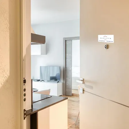 Easylife - Eleganza Moderna Vicino A Life Apartment Milan