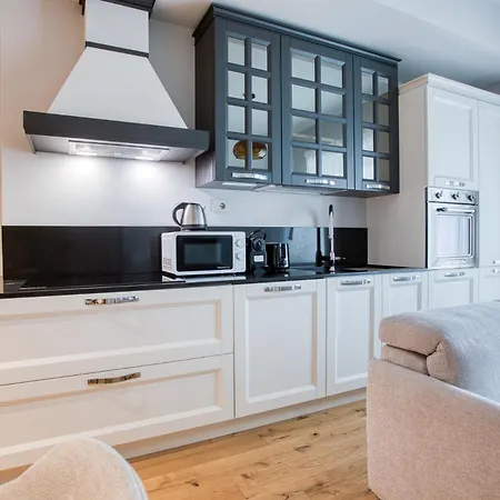 Easylife - Eleganza Moderna Vicino A Life Milan