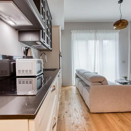 Easylife - Eleganza Moderna Vicino A Life Milan